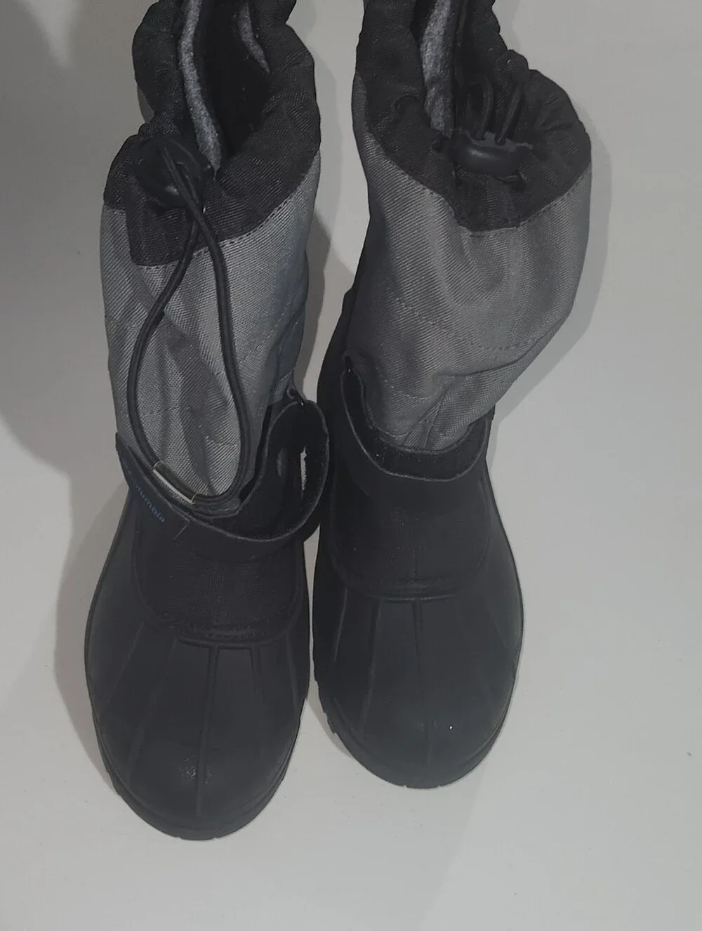 Columbia Kids Black and Gray Insulated Snow Boots Size 7